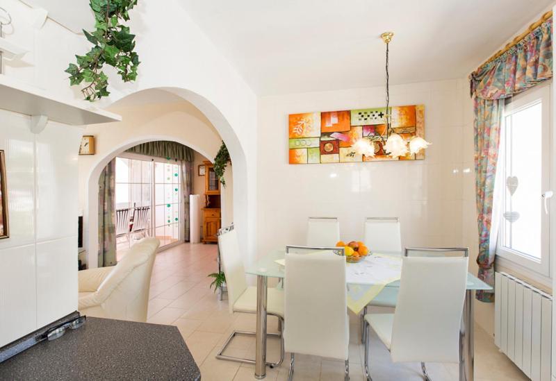 2009 Casa San Maurici Con Piscina By Homeselectspain เอมปูเรียบราบา ภายนอก รูปภาพ